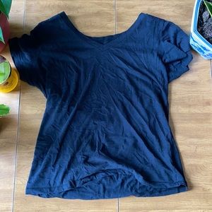 Black tee v neck🌺